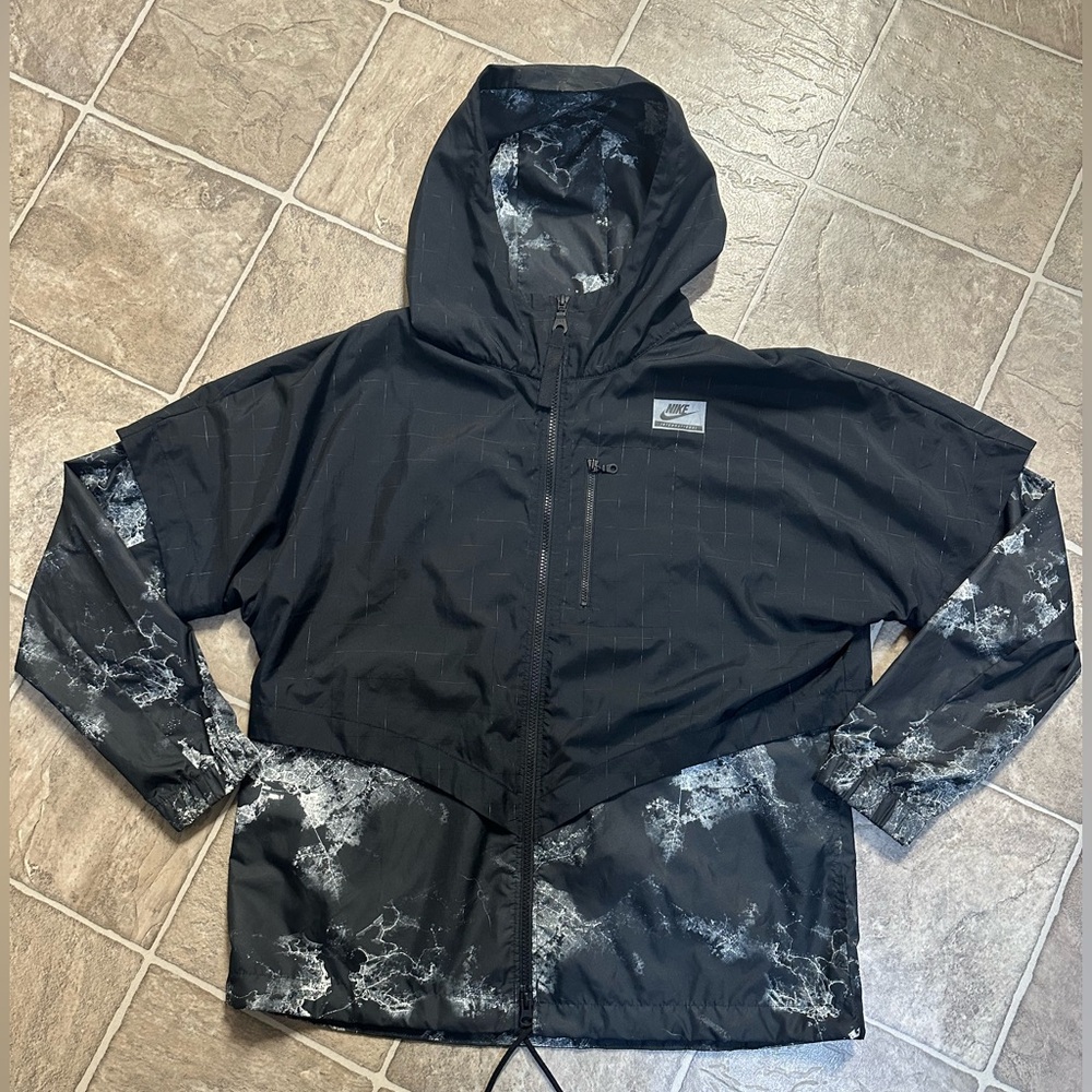 Nike Windrunner - Picture 2 of 8